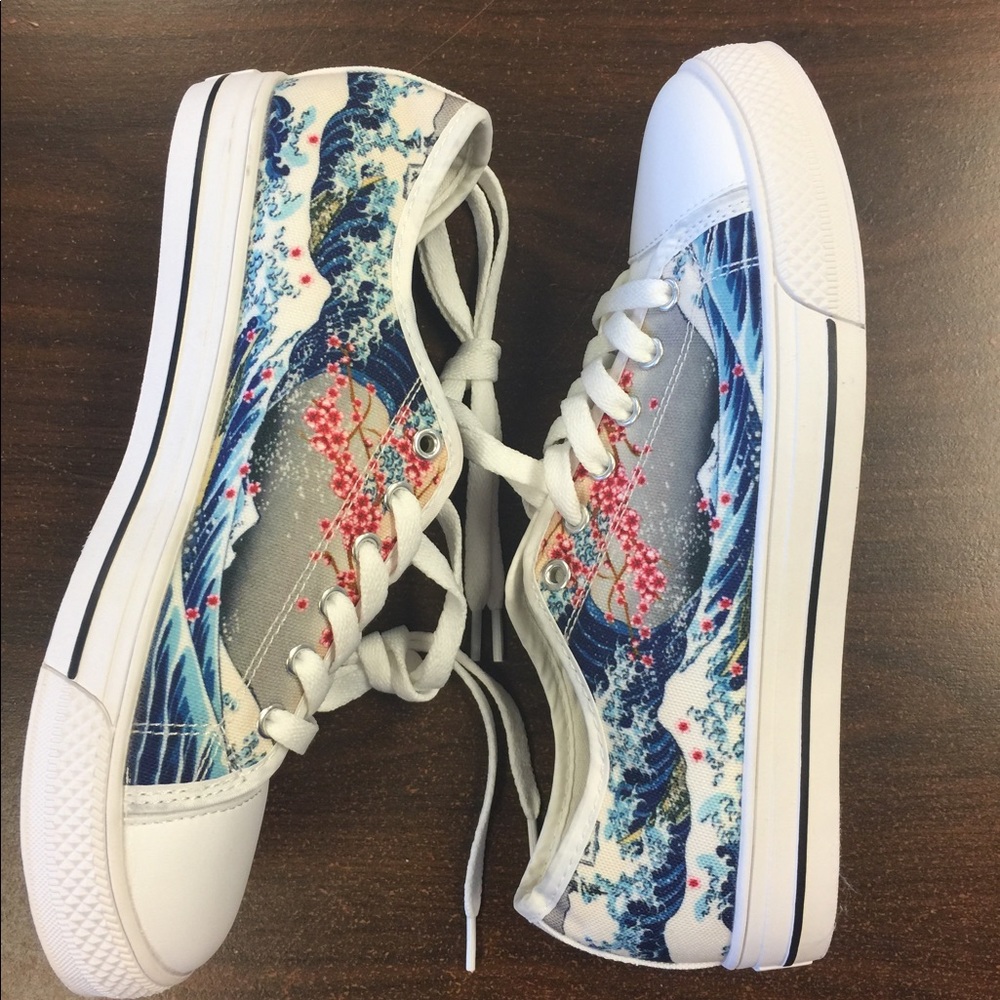 Japanese wave design white sneakers (7)